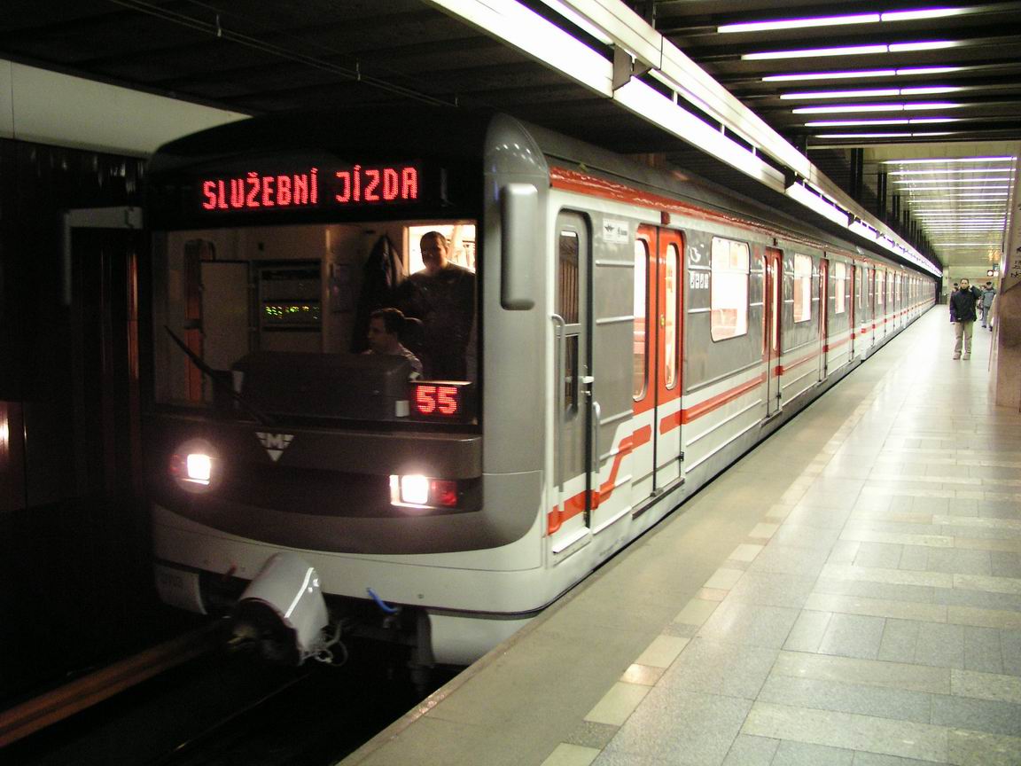 mP1010103             metro